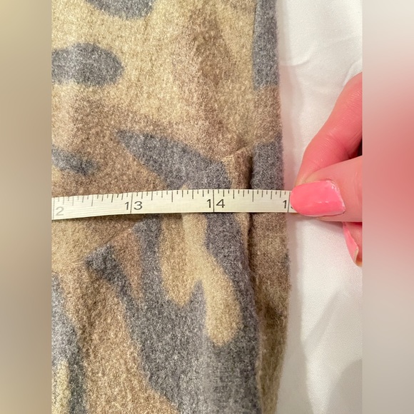 Camo Long Sleeve Front Tie Soft Fabric Tee Top Size Medium - Picture 3 of 9